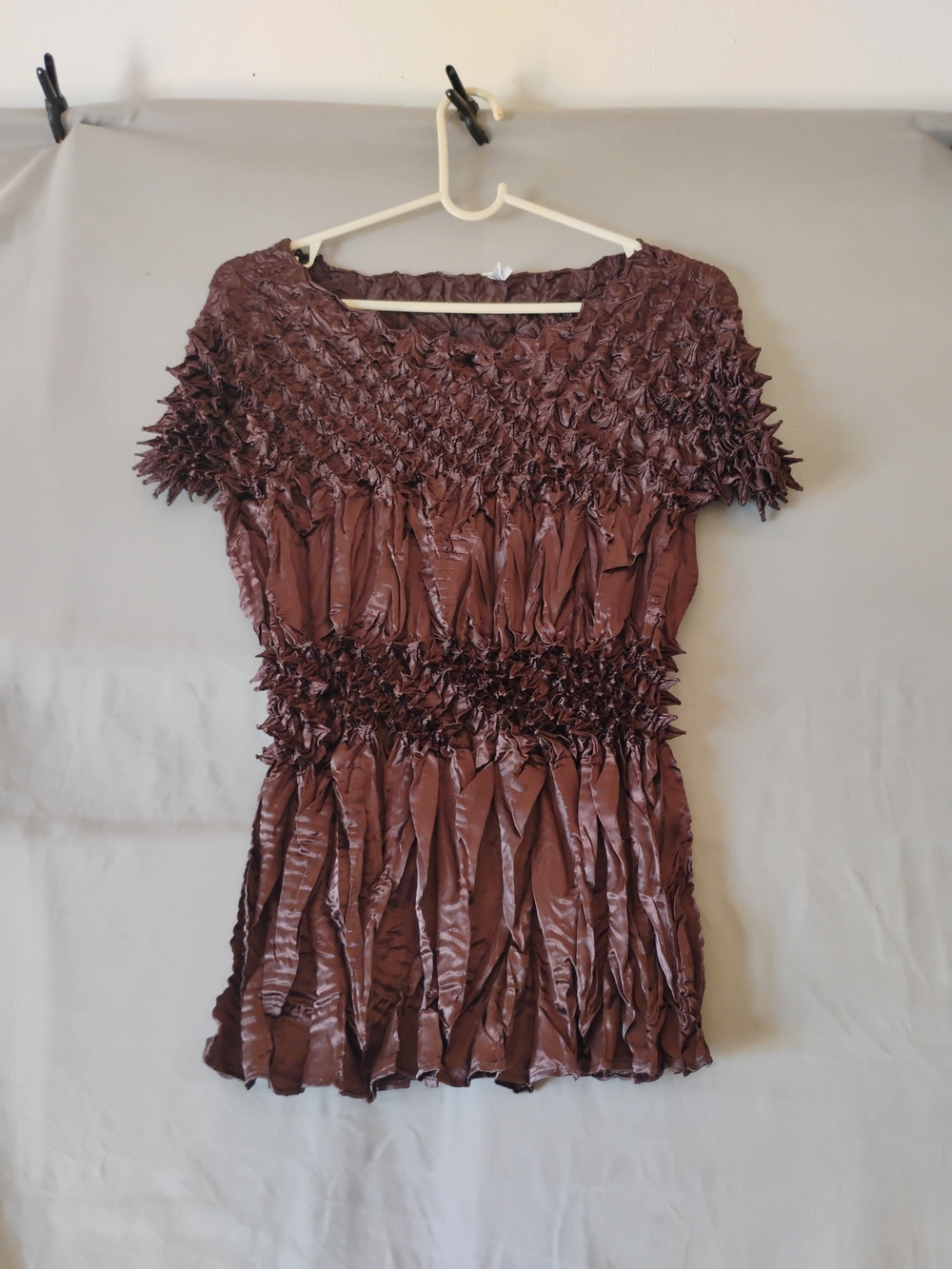 Women’s Brown Textured Short Sleeve Blouse Size Unknown